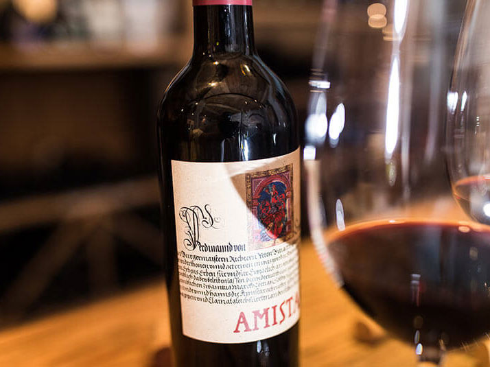 Ein besonderer Rotwein aus dem Weinkeller - Hotel Patriarch